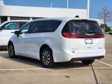 New 2025 Chrysler Pacifica Select image 3
