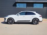 Certified 2024 Porsche Macan image 2