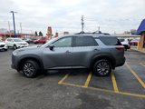 Used 2023 Nissan Pathfinder SV image 2