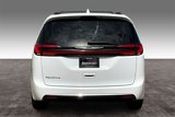 Used 2022 Chrysler Pacifica Touring-L image 5