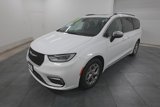 Used 2023 Chrysler Pacifica Limited image 4