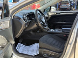 Used 2017 Ford Fusion SE w/ Fusion SE Technology Package image 6