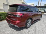 New 2025 INFINITI QX80 Luxe image 3