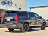Used 2022 GMC Yukon XL SLT w/ SLT Premium Package image 4