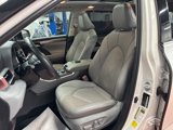 Used 2021 Toyota Highlander Platinum image 3