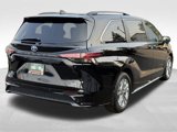 Used 2022 Toyota Sienna XSE image 6
