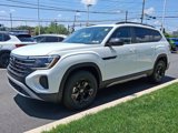 New 2025 Volkswagen Atlas Peak Edition SE image 3
