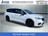 New 2023 Chrysler Pacifica Limited w/ S Appearance Package image 4