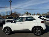 Used 2024 Hyundai Venue SEL image 4