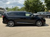 New 2026 Chrysler Pacifica Pinnacle image 4