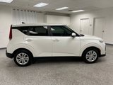 Used 2022 Kia Soul LX image 4