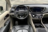 Used 2023 Chrysler Pacifica Limited image 5