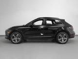 Certified 2022 Porsche Macan image 2