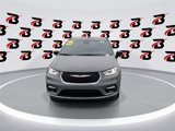 Used 2025 Chrysler Pacifica Select image 3