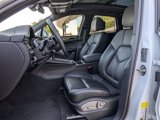 Certified 2024 Porsche Macan image 5