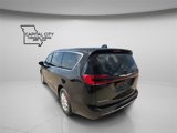 New 2025 Chrysler Pacifica Select image 5
