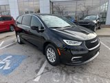New 2025 Chrysler Pacifica Select image 2