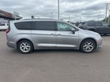 Used 2018 Chrysler Pacifica Touring-L Plus w/ Advanced Safetytec Group image 2