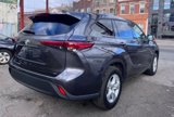 Used 2022 Toyota Highlander LE image 4