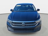 Used 2022 Volkswagen Jetta SE image 2