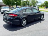Used 2017 Ford Fusion SE w/ Fusion SE Technology Package image 6