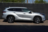 Used 2022 Toyota Highlander XLE image 2