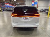New 2025 Chrysler Pacifica Select image 4