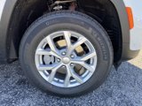 New 2023 Jeep Grand Cherokee Limited w/ Luxury Tech Group II image 2
