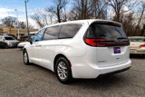 Used 2023 Chrysler Pacifica Touring-L image 4