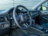 Used 2025 Porsche Macan image 4