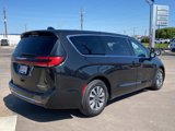 Used 2024 Chrysler Pacifica Select image 5