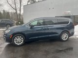 New 2025 Chrysler Pacifica Select image 4