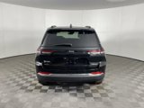 Used 2023 Jeep Grand Cherokee Laredo image 4
