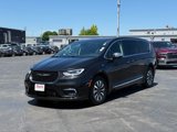 Used 2023 Chrysler Pacifica Limited image 2