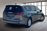 Used 2023 Chrysler Pacifica Touring-L image 3