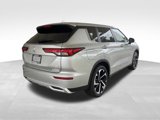 New 2025 Mitsubishi Outlander SE image 3