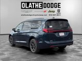 New 2025 Chrysler Pacifica Select image 3