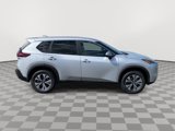 Used 2022 Nissan Rogue SV image 2