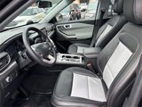 Used 2022 Ford Explorer XLT w/ Equipment Group 202A image 5