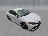 Used 2023 Toyota Camry SE image 2