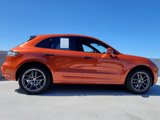 Certified 2024 Porsche Macan image 3