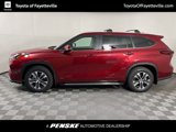 New 2025 Toyota Highlander XLE image 2