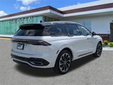 New 2025 Lincoln Nautilus Reserve image 4