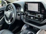 Used 2022 Toyota Highlander XSE image 5