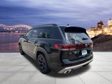 New 2025 Volkswagen Atlas Peak Edition SE image 3
