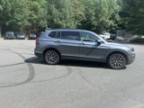 Used 2021 Volkswagen Tiguan SE image 2