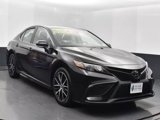 Used 2023 Toyota Camry SE image 2