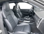 Used 2019 Porsche Cayenne Turbo image 4