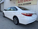 Used 2017 Toyota Camry SE image 3