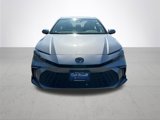 Used 2025 Toyota Camry SE image 3